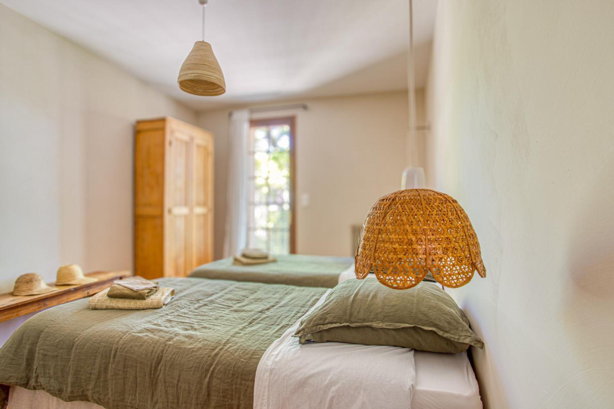 Mas De Bacalan Bed & Breakfast Mormoiron Bagian luar foto